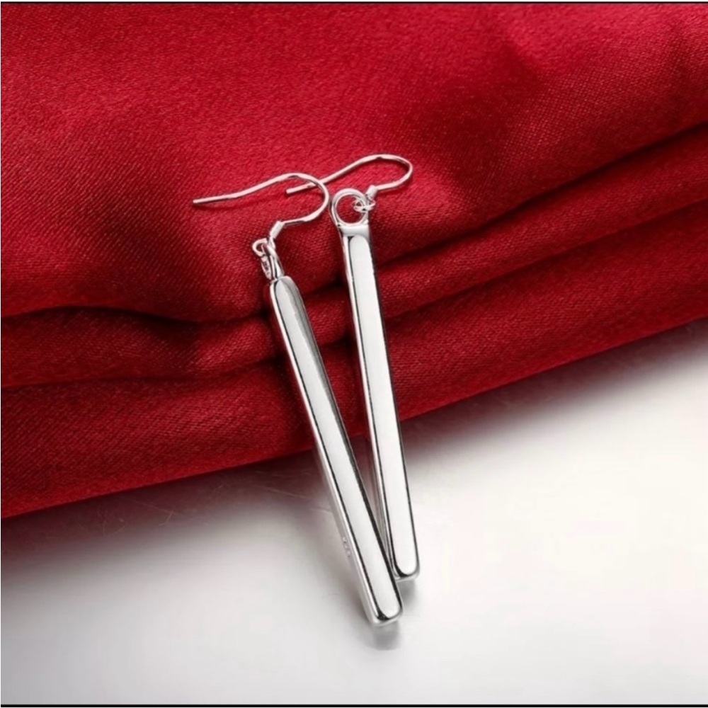 Women 9.25 Women Silver Bar Dangle Drop Earrings NWOT